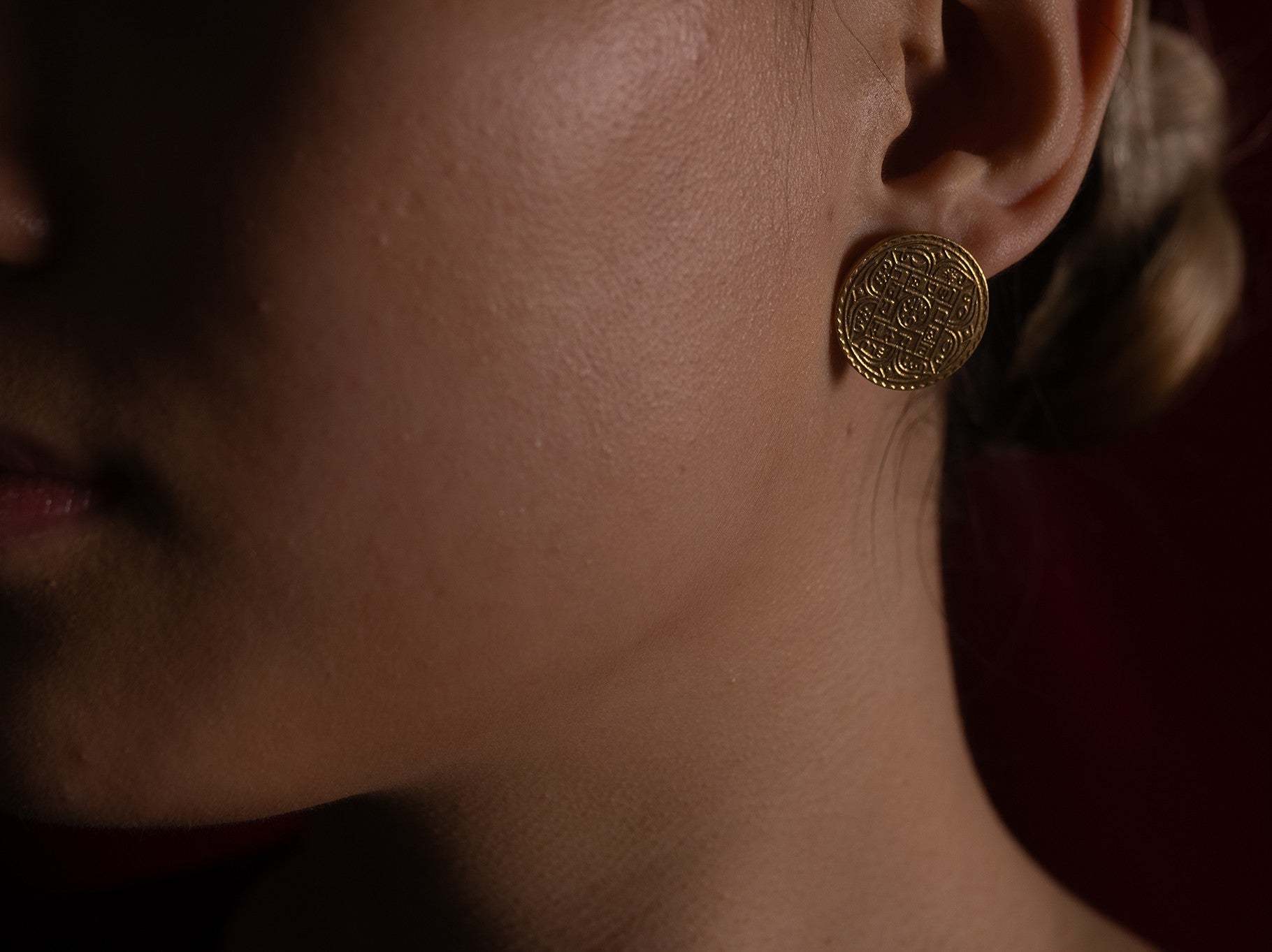 Nepali Coin Stud