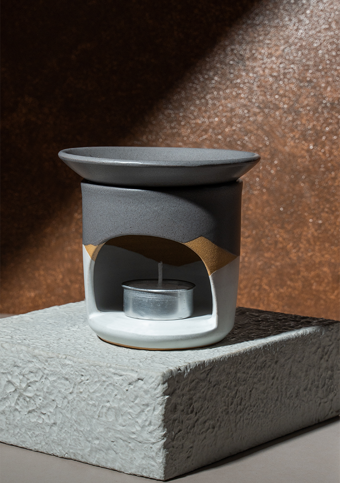 Stoneware Diffuser: Handcrafted Nepali Meditation Diffuser