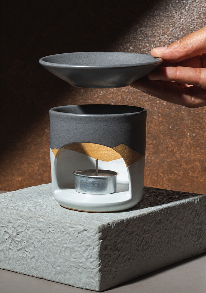 Stoneware Diffuser: Handcrafted Nepali Meditation Diffuser