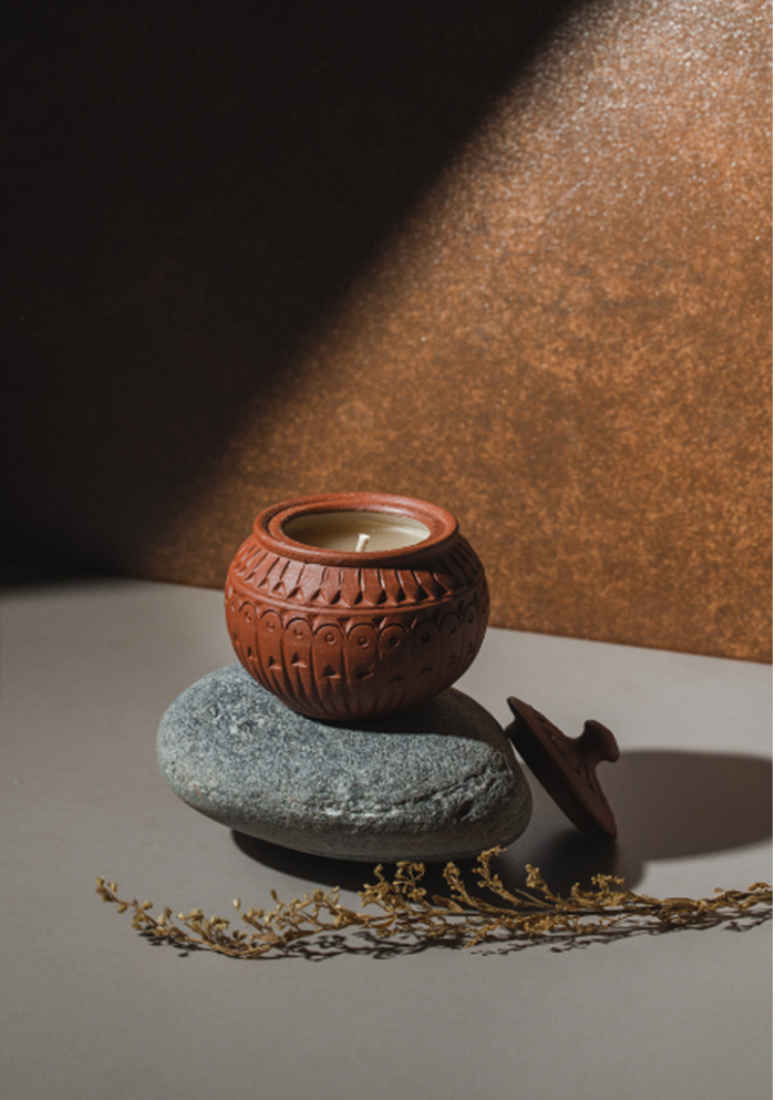 Earthern Senses Candle: Beeswax Handmade Candle