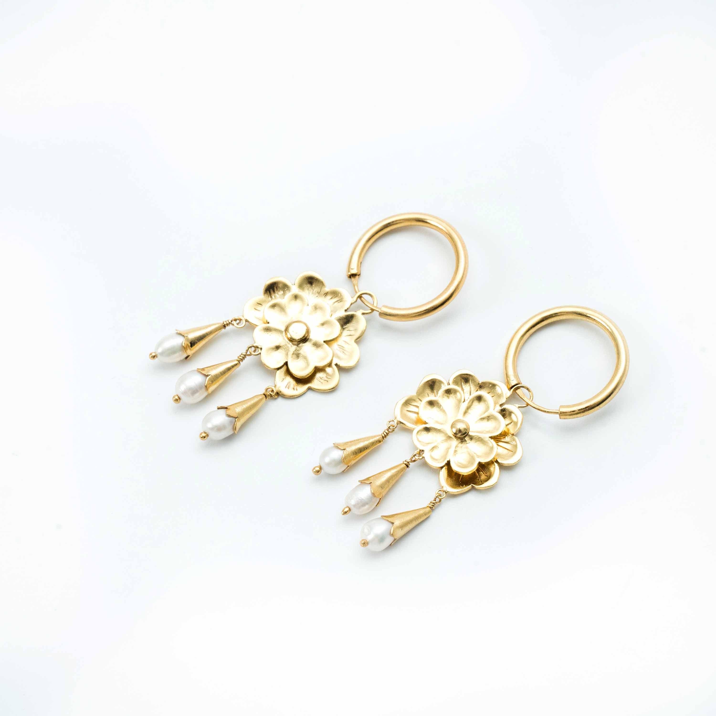 Petal pearl drop Earrings